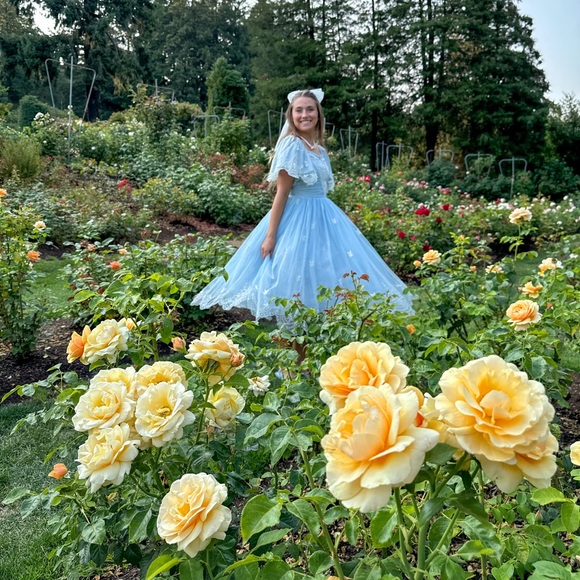 Meet your Posher, Abby - Picture 5 of 16